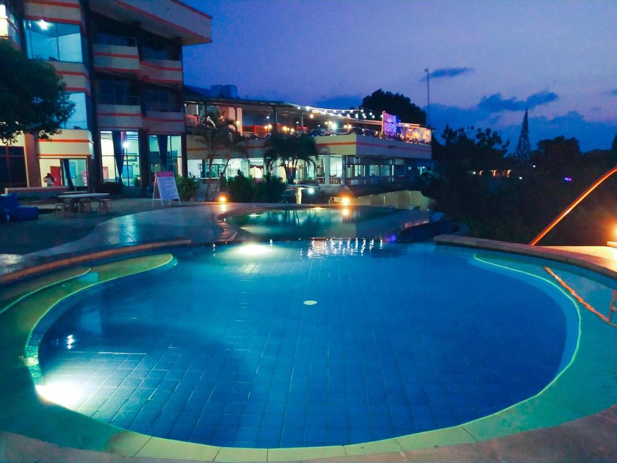 Bukit Kenari Hotel & Restaurant Parepare Екстериор снимка